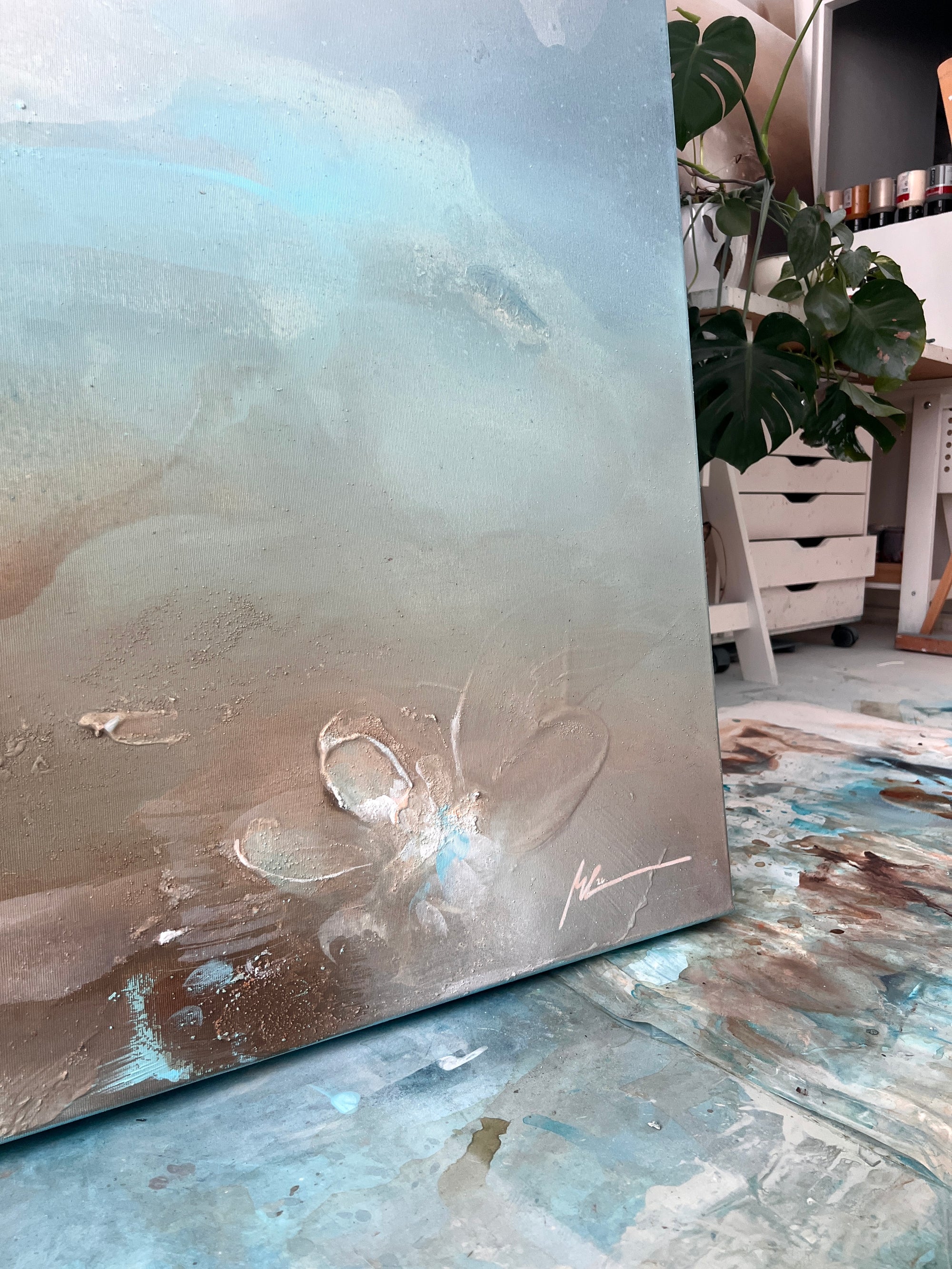 ’Too Bright to Blend In' // 120x180cm