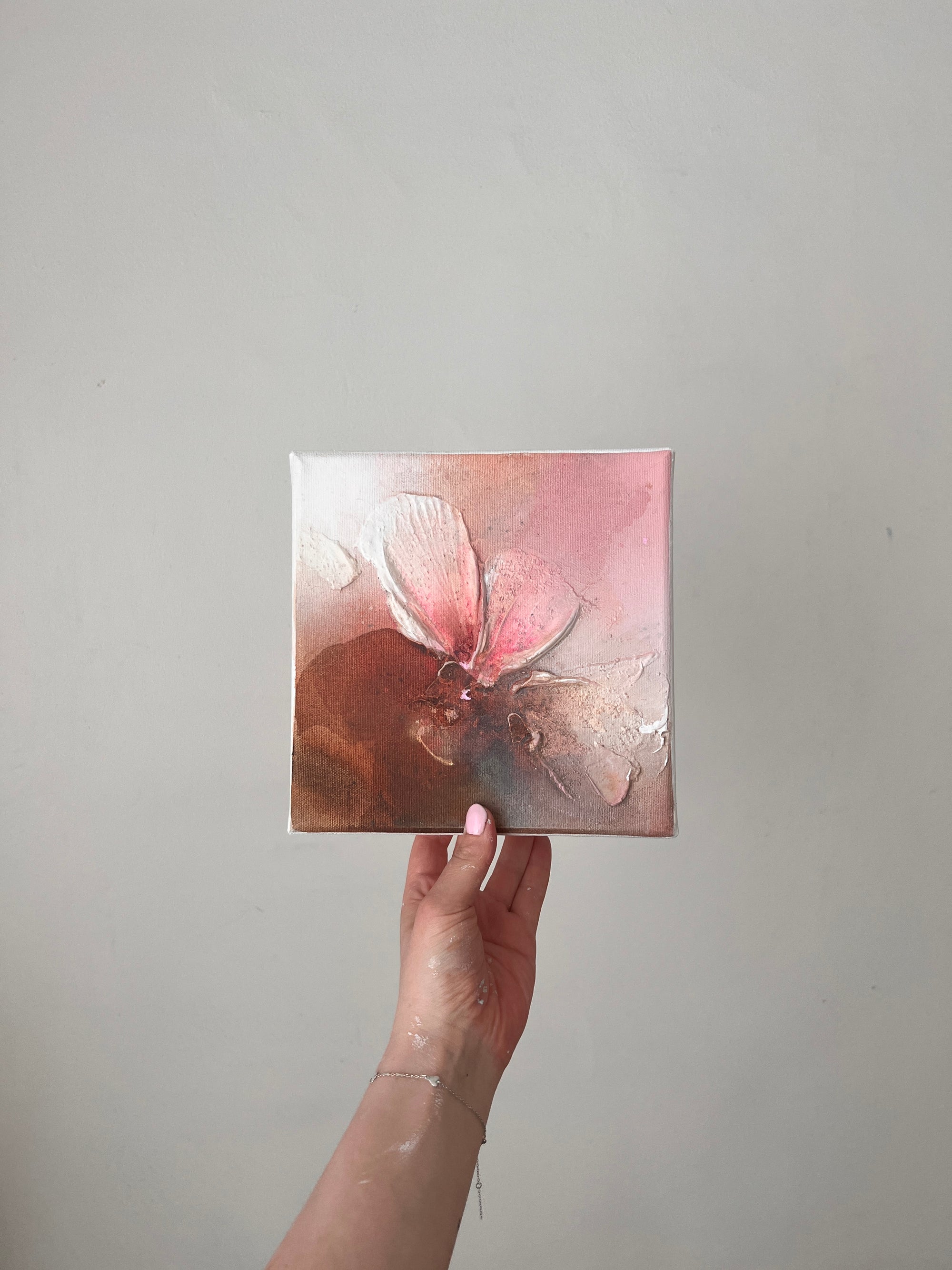 'Anything But a Wallflower' // 20x20cm