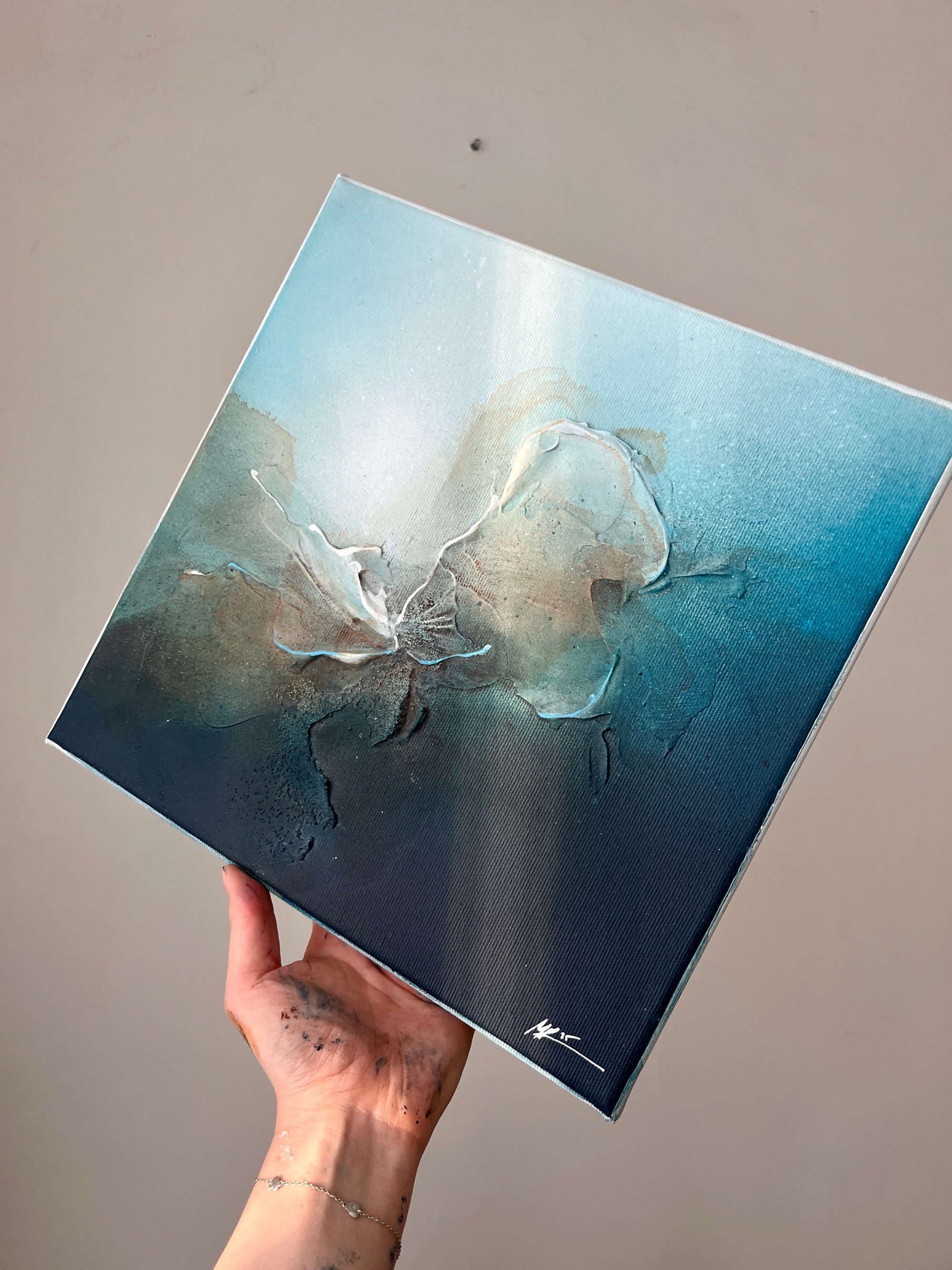 'Layers of Light' // 30x30cm