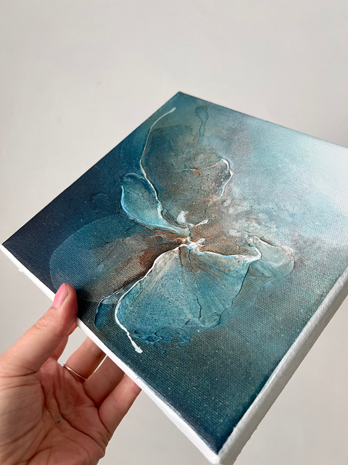 'The Spark Is Back' / 20x20cm