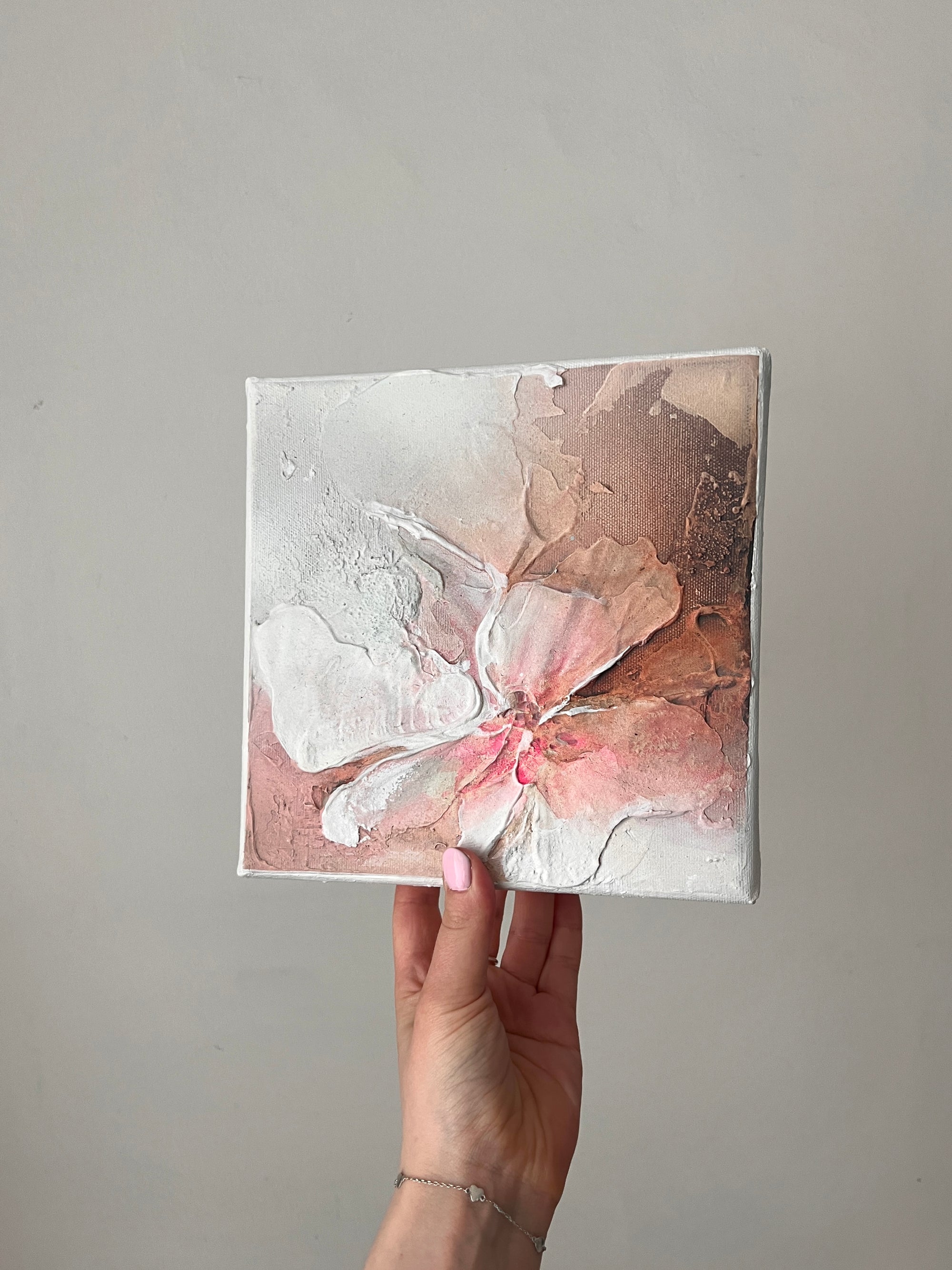 'Layer by Layer, I Bloom' // 20x20cm
