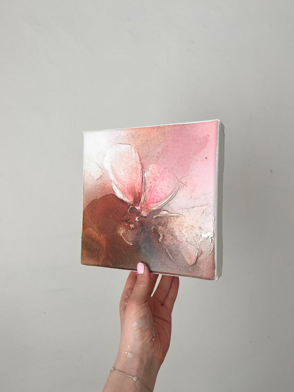 'Anything But a Wallflower' // 20x20cm